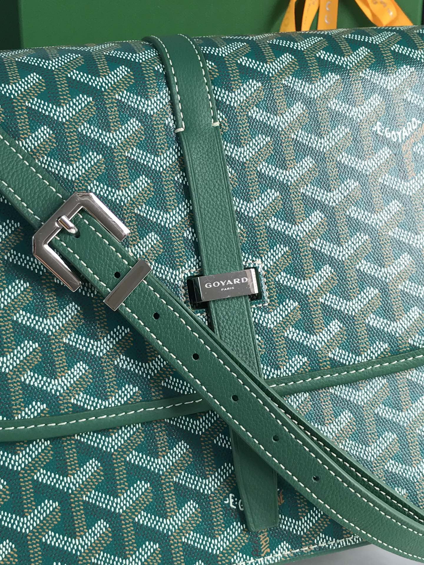 Belvedere MM Shoulder Bag In Green